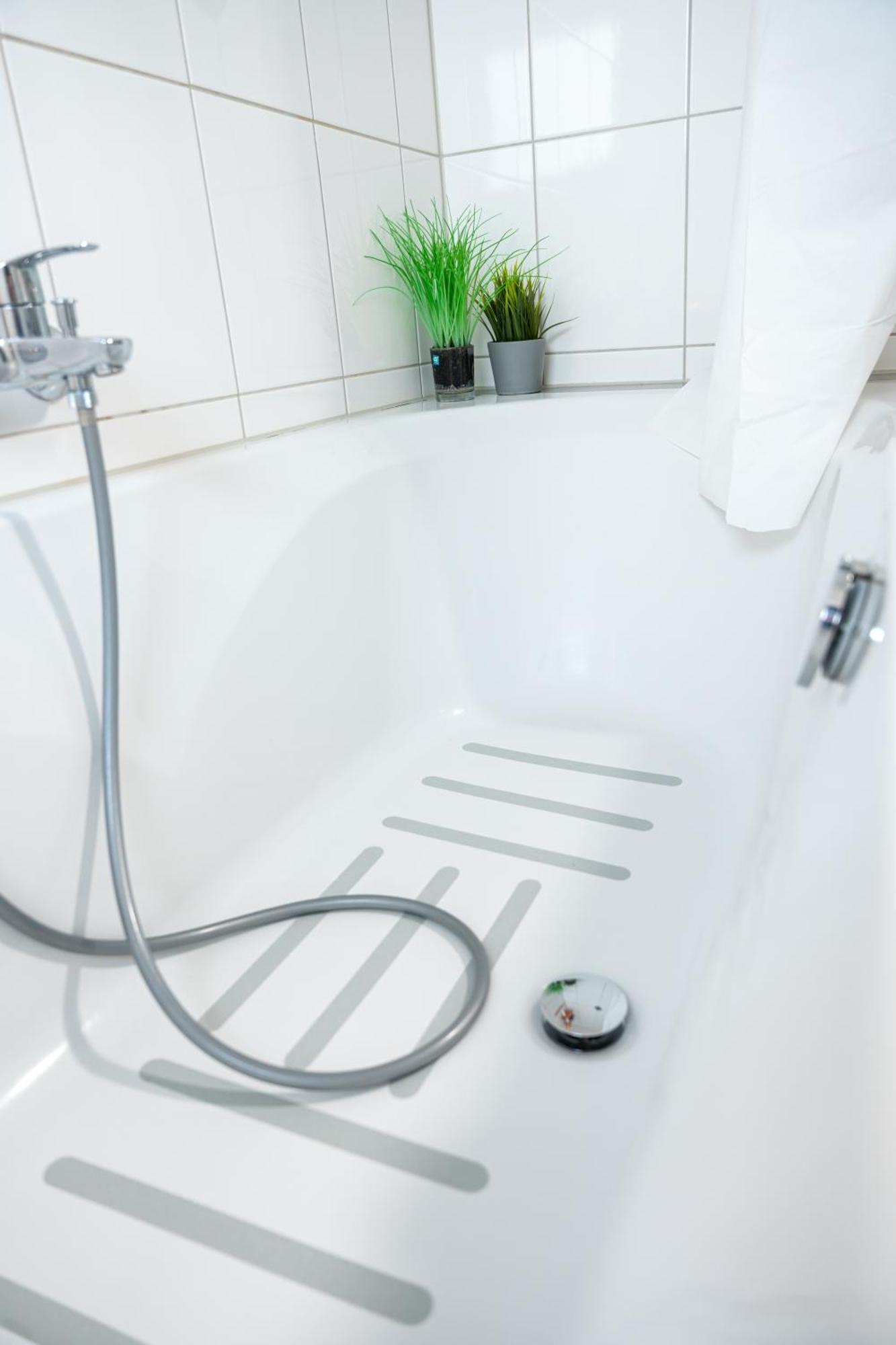 #3 Bequemes Zimmer Mit Pool Und Garten Memmingen Dış mekan fotoğraf
